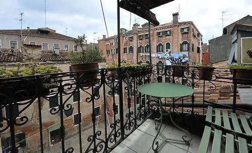 Sleep In Italy Biennale Apartments Venice